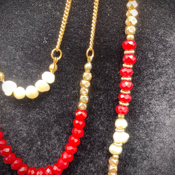 Red crystal and freshwater pearl. Gold chain - Picture 3 of 3